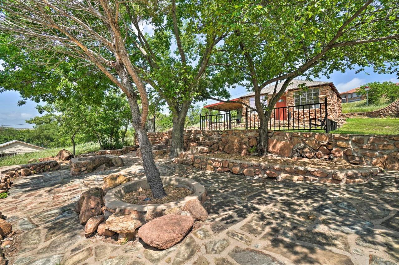 Enchanting Hilltop Cottage In Medicine Park! Zewnętrze zdjęcie